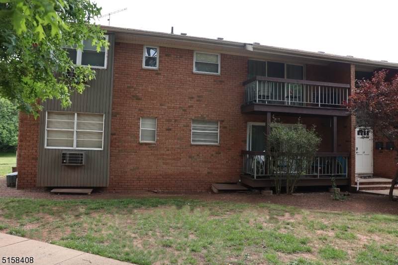 16 Deanna Dr - Photo 1