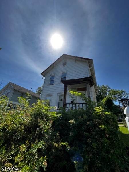 335 Ogden St - Photo 1