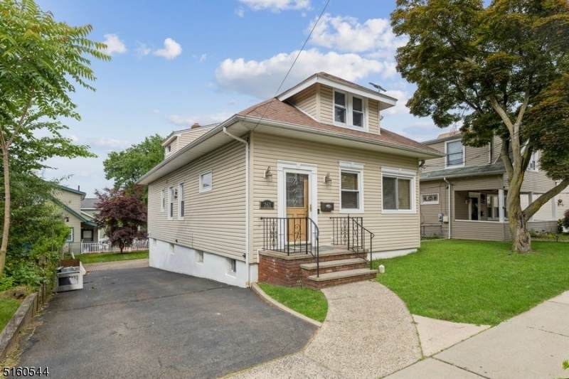 261 Brown Ave - Photo 1