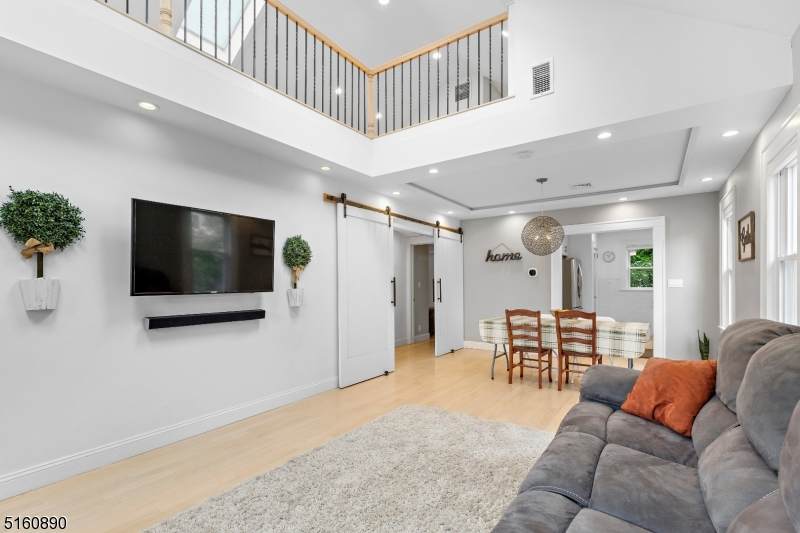 63 Yale St - Photo 1