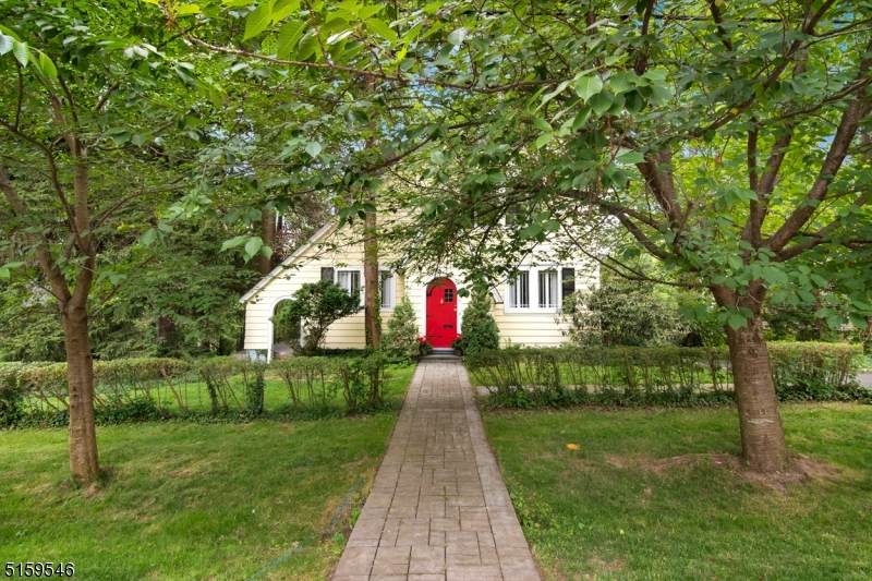 56 Chestnut St - Photo 1