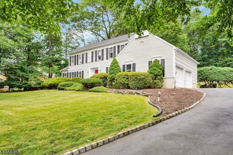27 Cromwell Drive - Photo 1
