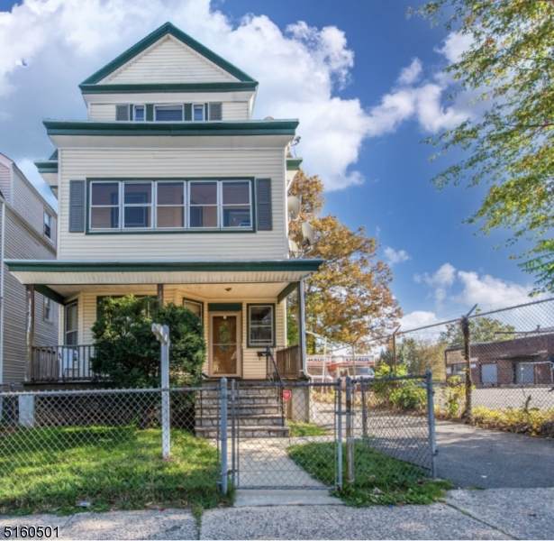 184 Hollywood Ave - Photo 1