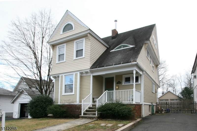 215 W Summit St - Photo 1