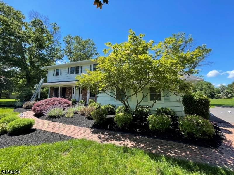 270 W Warren St - Photo 1