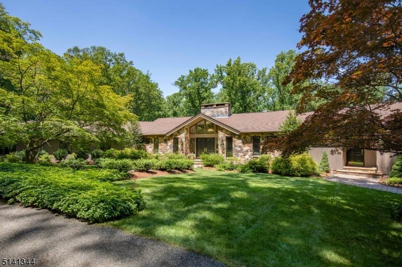 94 Crest Dr - Photo 1