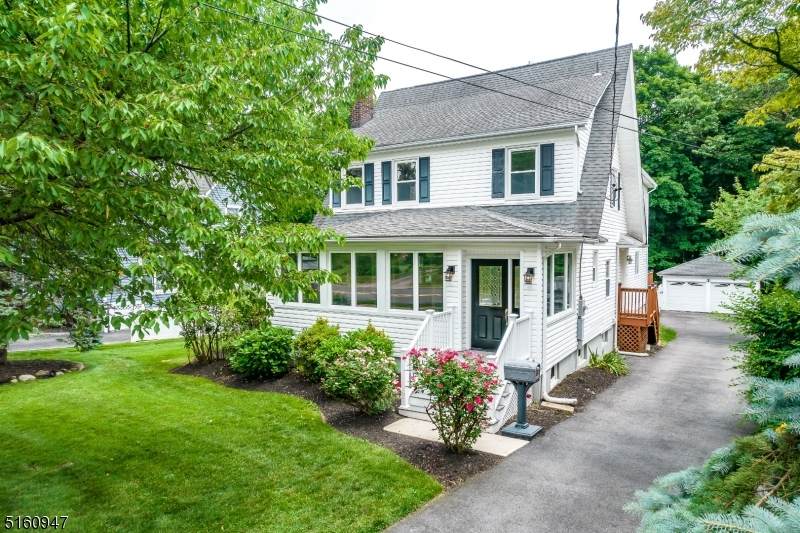 453 S Maple Ave - Photo 1