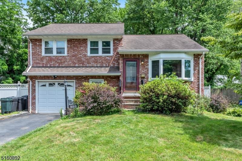 352 Manning Ave - Photo 1