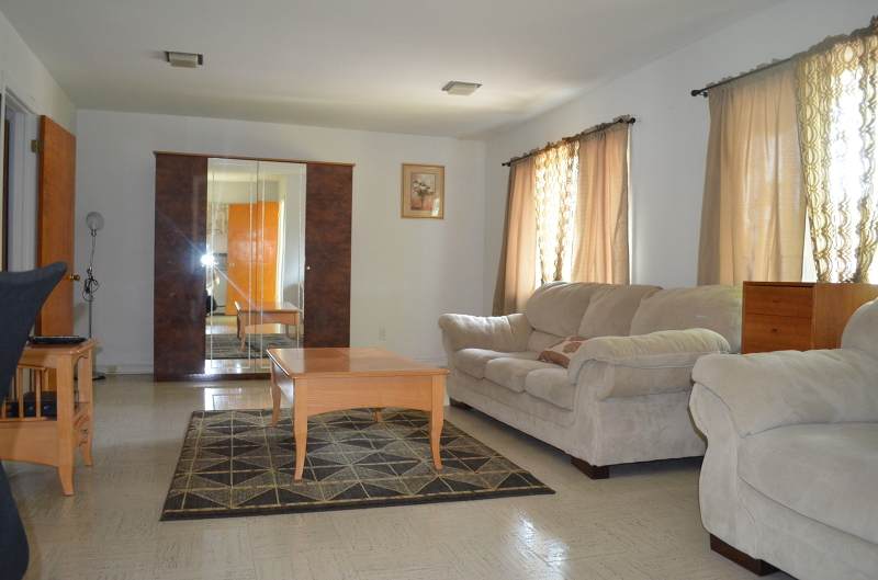 625 E Passaic Ave - Photo 1