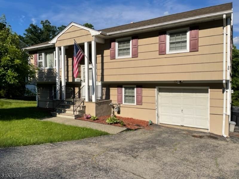 10 Cedar St - Photo 1