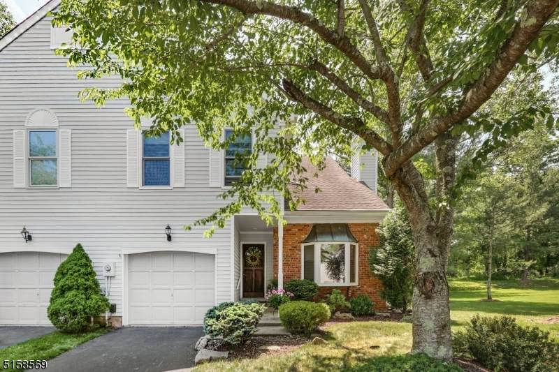 756 Vanessa Ln - Photo 1