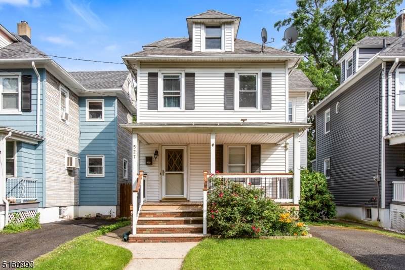 527 Front St - Photo 1