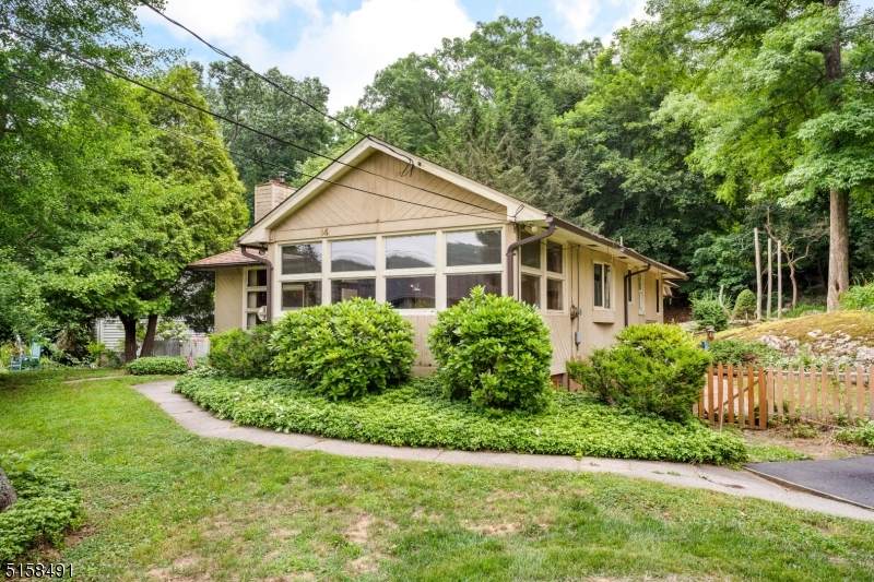 14 Lake Dr - Photo 1