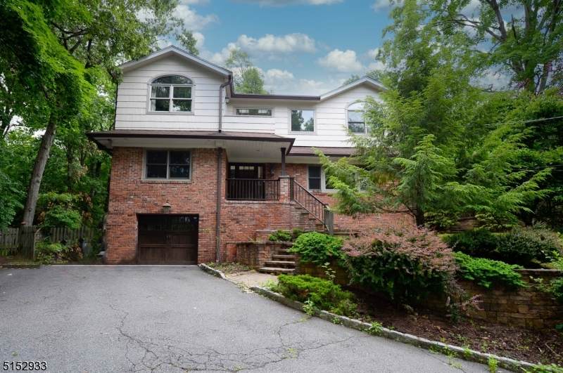 160 Grandview Ave - Photo 1