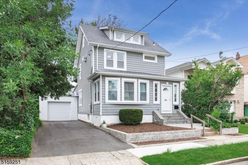 285 Lyndhurst Ave - Photo 1