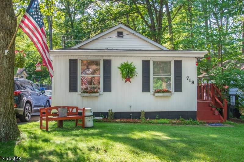 718 Brooklyn Mountain Rd - Photo 1