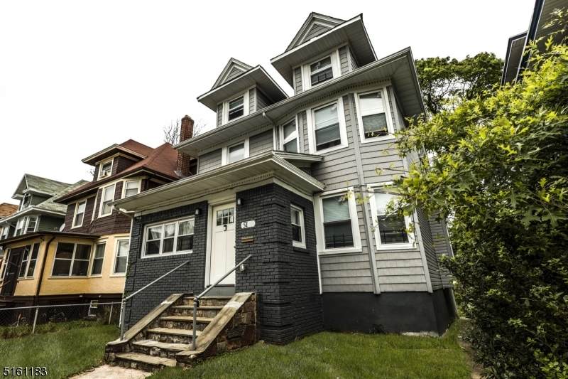 51 Hampton Ter - Photo 1