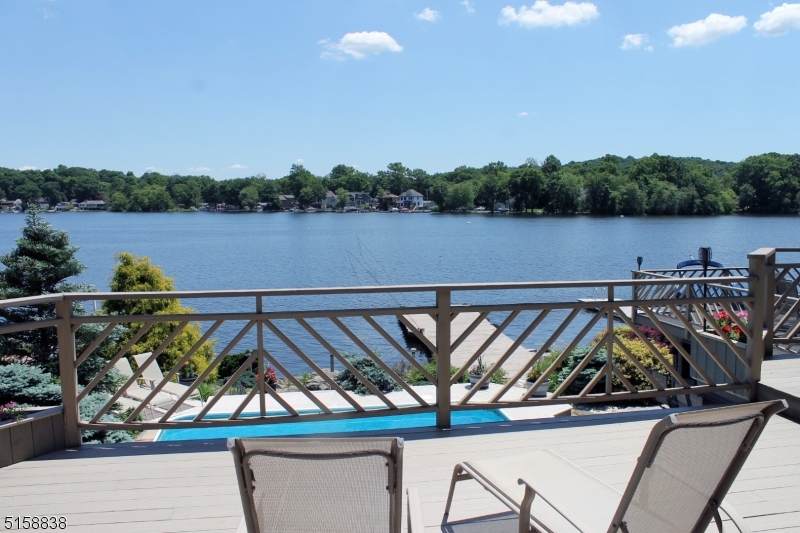 89 N Lakeside Ave - Photo 1