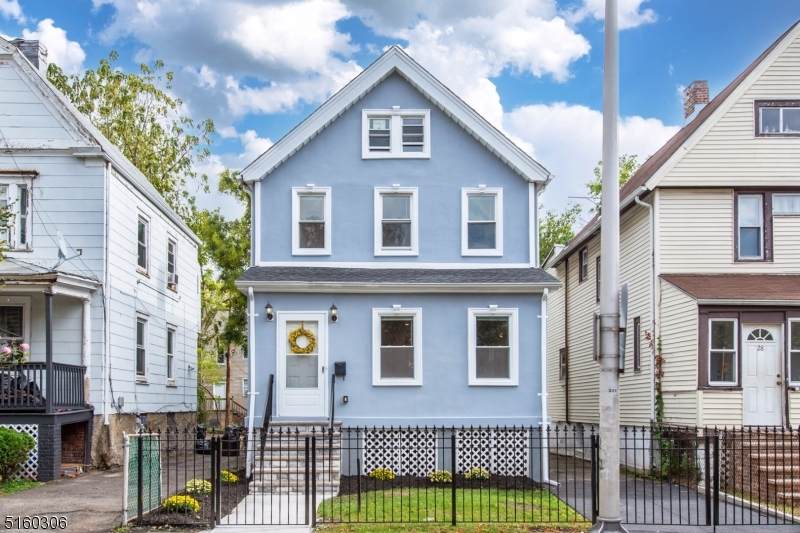26 Princeton St - Photo 1