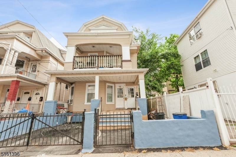 148 Delavan Ave - Photo 1