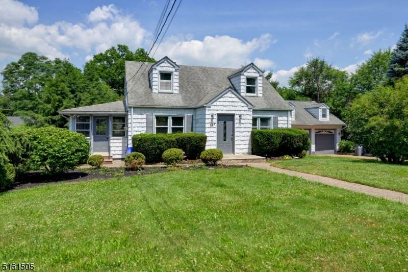 127 Ellis Pkwy - Photo 1
