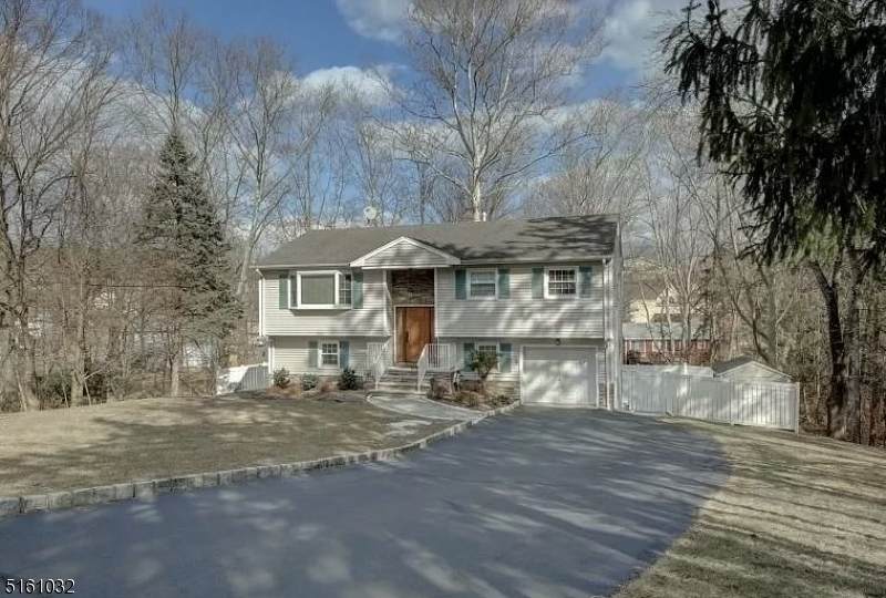 2 Thornton Dr - Photo 1