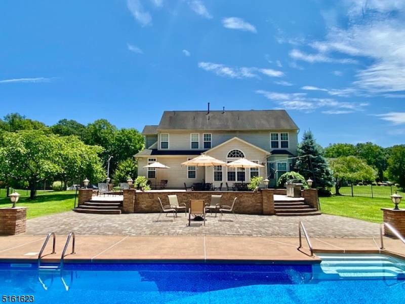 6 Jefferson Ct - Photo 1