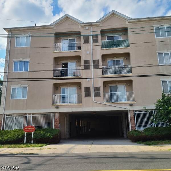 349 W Grand St - Photo 1
