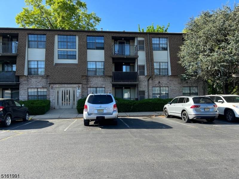 668 N. Broad St - Photo 1