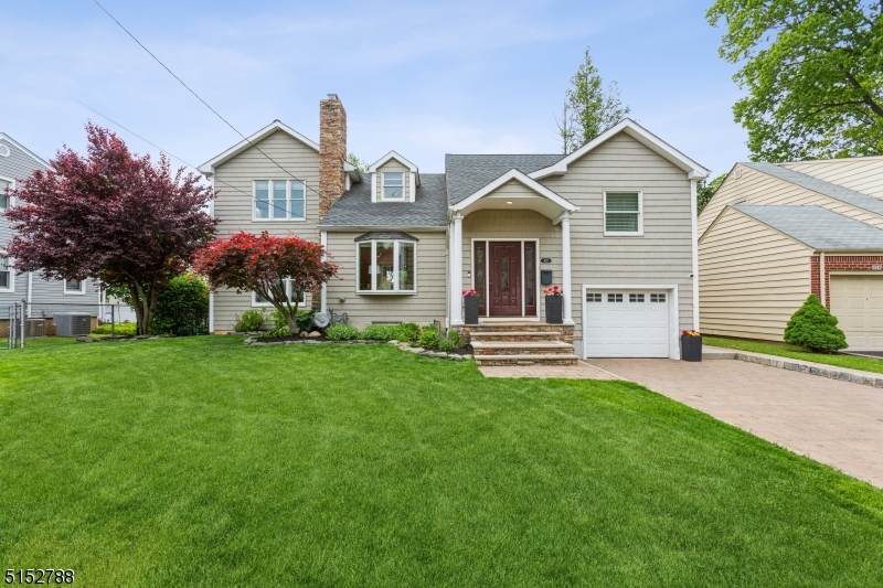 432 Huntington Rd - Photo 1