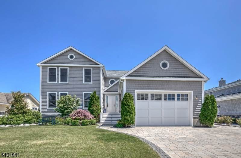 214 Curtis Point - Photo 1