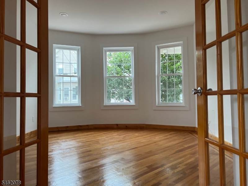 111 Grant Ave - Photo 1