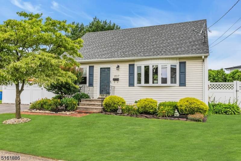 207 E Camplain Rd - Photo 1