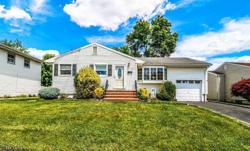 26 Roosevelt Ave - Photo 1