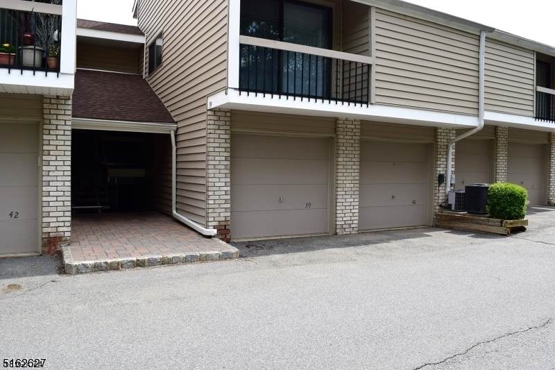 39 Hillside Ct - Photo 1