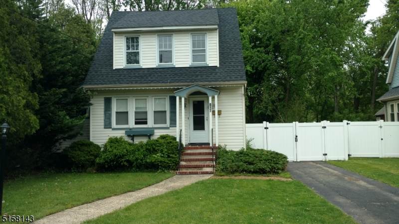617 Parkview Ave - Photo 1