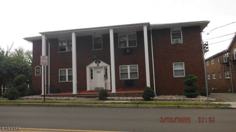 511 Franklin Ave - Photo 1