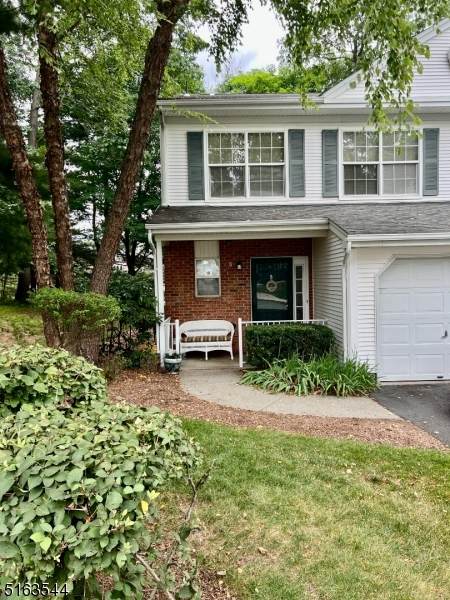 8 Maple Ln - Photo 1