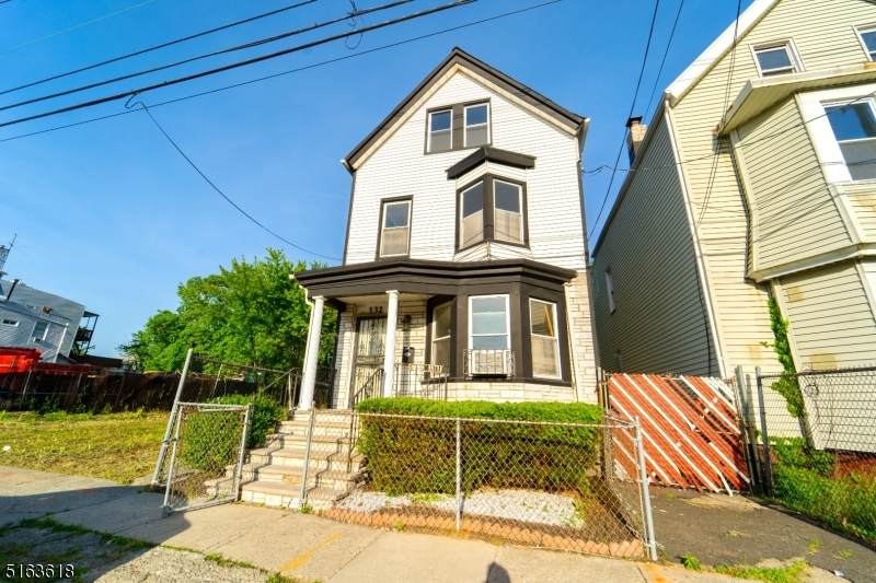 132 Badger Ave - Photo 1