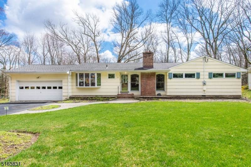 32 Raynor Rd - Photo 1