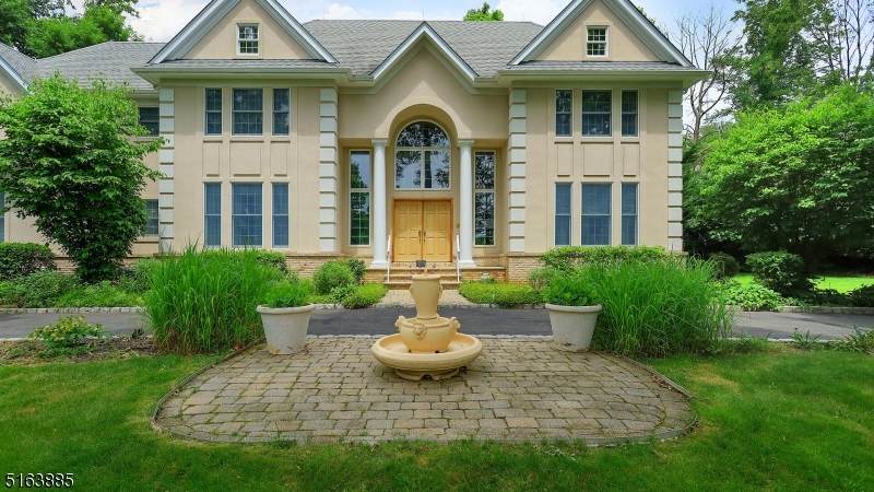 11 Whispering Way - Photo 1