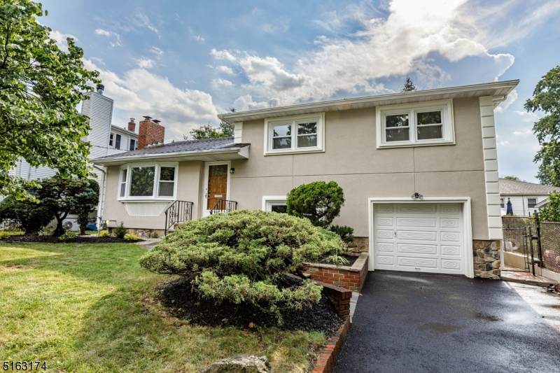 191 Broadway - Photo 1