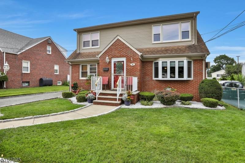 44 Westervelt Pl - Photo 1