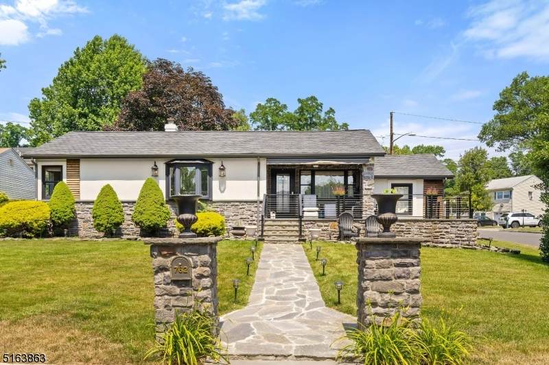 762 Evergreen Pkwy - Photo 1