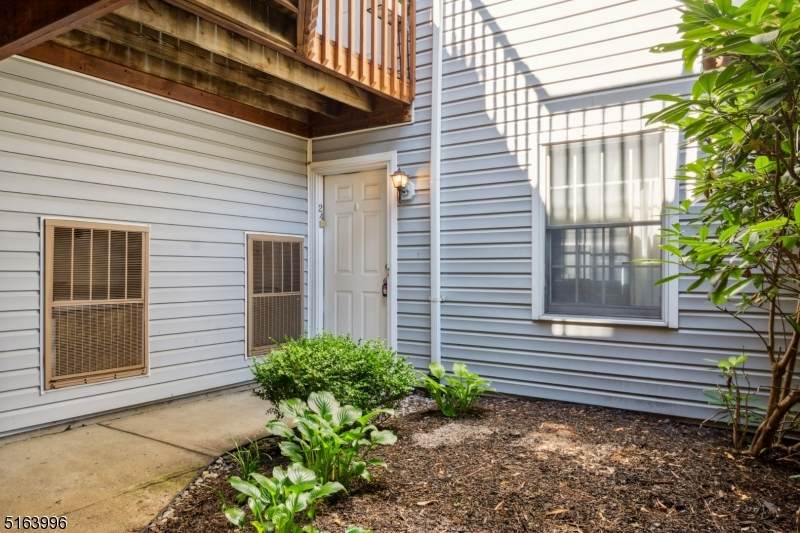 24 Stonyridge Dr - Photo 1