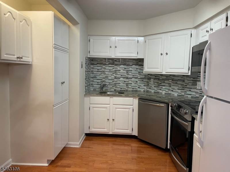 195 Jamestown Rd - Photo 1
