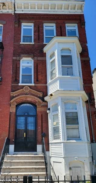 322 Broadway Apt 3 - Photo 1