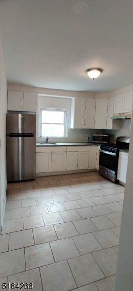 283 Leslie St - Photo 1