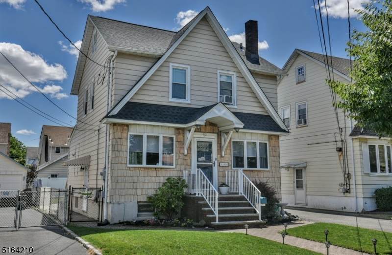 102 William Pl - Photo 1