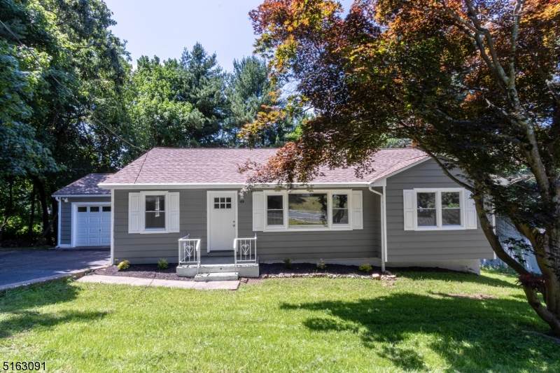 49 Hillside Ave - Photo 1